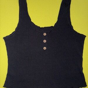 Black Sleeveless Buttoned Crop Top